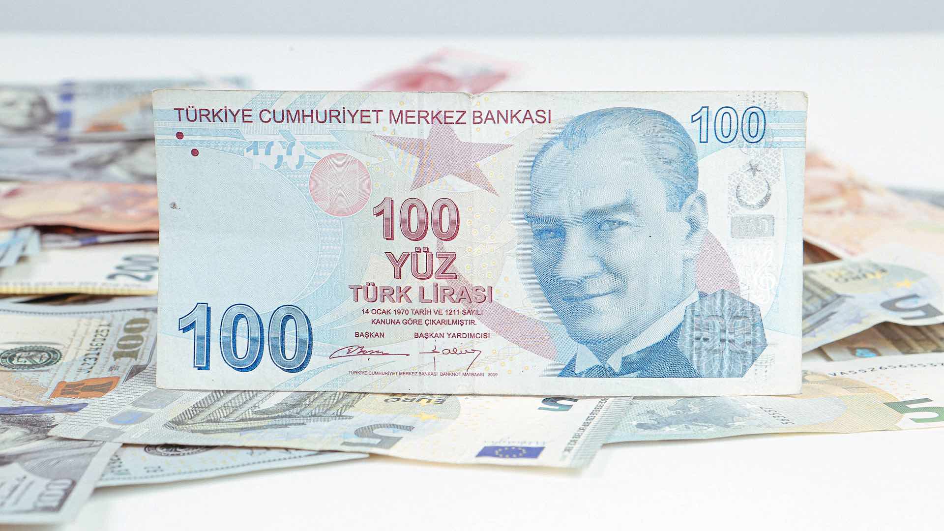 Turkish lira records new low against US dollar amid inflation surge